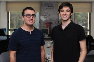 הסטודנטים רון מרקוביץ (משמאל) ויובל רון צילום : רמי שלוש, דוברות הטכניון