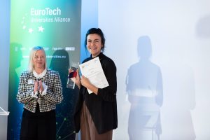 ד"ר פטריסיה מורה-ריימונדו במעמד קבלת הפרס. קרדיט: EuroTech Universities Alliance