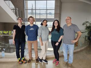 From right to left: Dr. Fabian Glaser, student Hila Ben-Arie Zilberman, Dr. Hagit Bar-Yosef, student Johannes Venezian, and Dr. Ayala Shiber