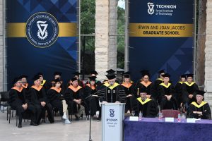 Prof. Uri Sivan speaking at the ceremony